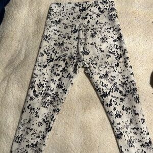 Athleta Sanston Salutation Leggings